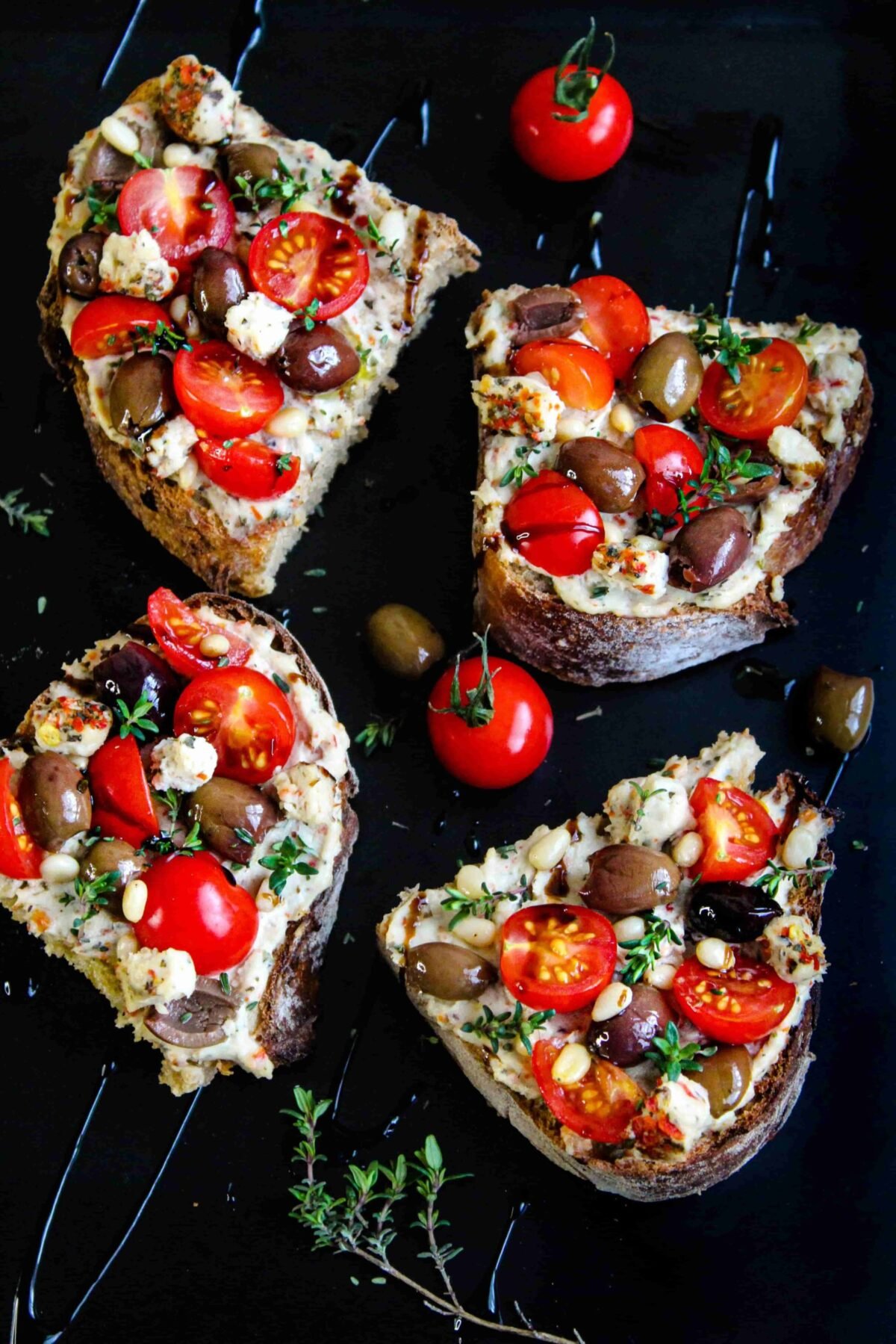 Tartine vegan Petit Frais Bruschetta, tomates et vinaigre balsamique